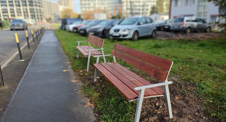 Z nowych ławeczek można już korzystać w całym mieście