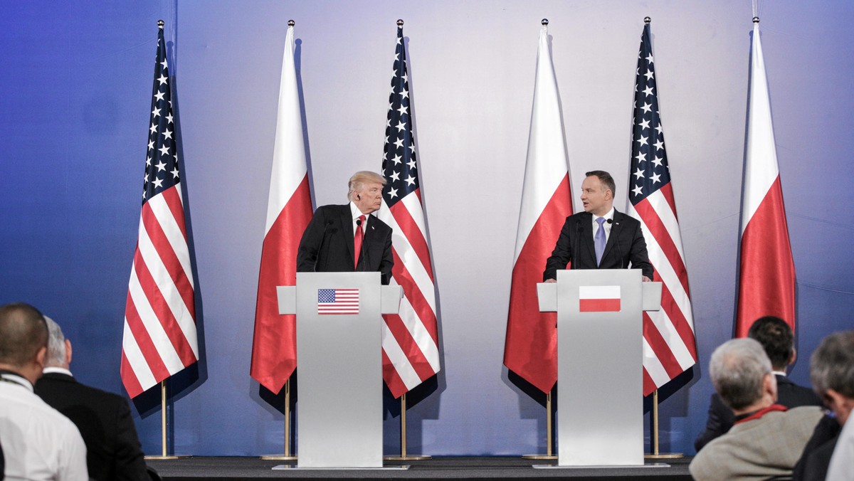 Polska może stać się lotniskowcem USA w Europie Środkowo-Wschodniej napędzanym gazem skroplonym, który ograniczy wpływy Gazpromu. Przy dobrych wiatrach inicjatywa Trójmorza mogłaby przyczynić się do odnowienia więzi transatlantyckich — komentuje dla Onetu Wojciech Jakóbik, redaktor naczelny portalu BiznesAlert.pl.