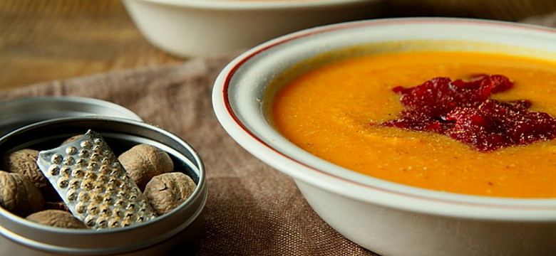 Zupa krem z batatów i pomarańczy z żurawinową konfiturą | Bezglutenowa