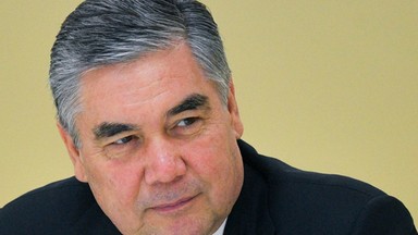 Prezydent Turkmenistanu postawił złoty pomnik psa