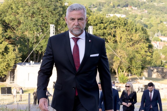 Fico i Gašpar idu na proslavu Dana pobede u Moskvi: Letonija i Litvanija zabranile prelet aviona premijera Slovačke