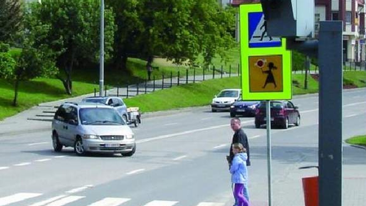 Od listopada zagraniczni kierowcy, poruszający się po naszych drogach i naruszający przepisy nie będą bezkarni. Wejdzie bowiem w życie unijna dyrektywa, która umożliwi ustalenie tożsamości kierującego i ukaranie go.