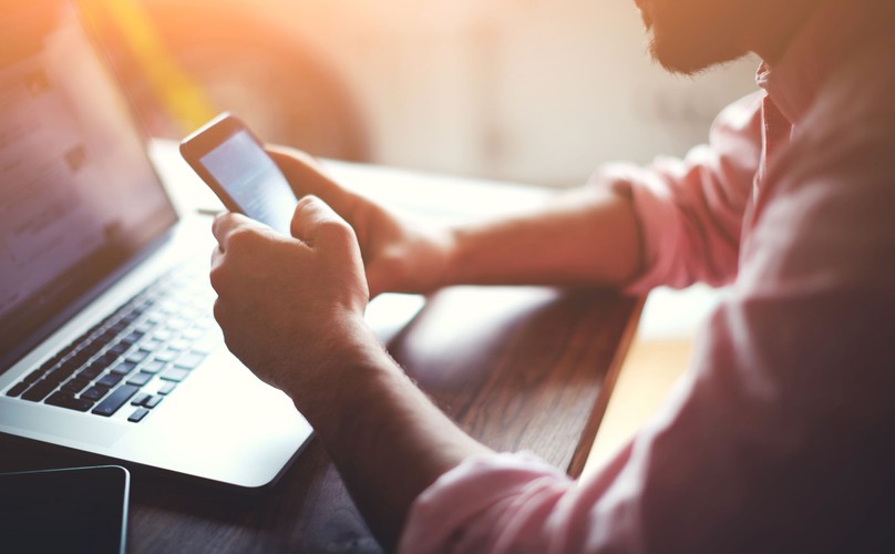 5. Smartfon uzależnia