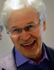 Bengt Holmström wykłada na Massachusetts Institute of Technology