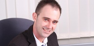 Paweł Wojciechowski z Weltbild: E-entuzjasta ratuje w realu