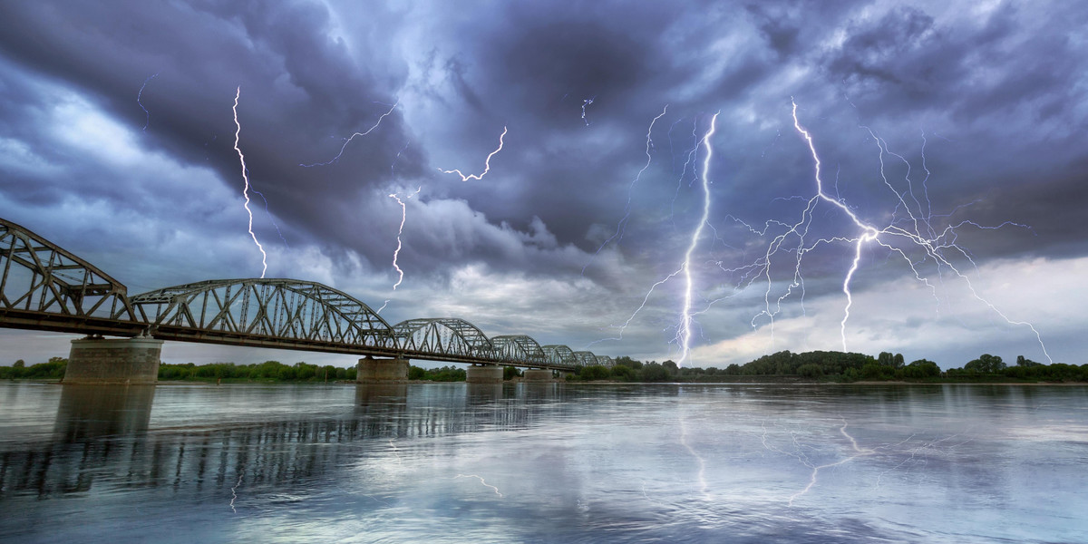 Nadchodzą burze z gradem. IMGW wydało ostrzeżenia