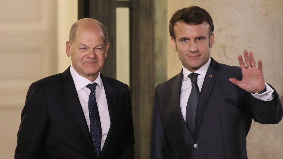 Olaf Scholz i Emmanuel Macron w Paryżu