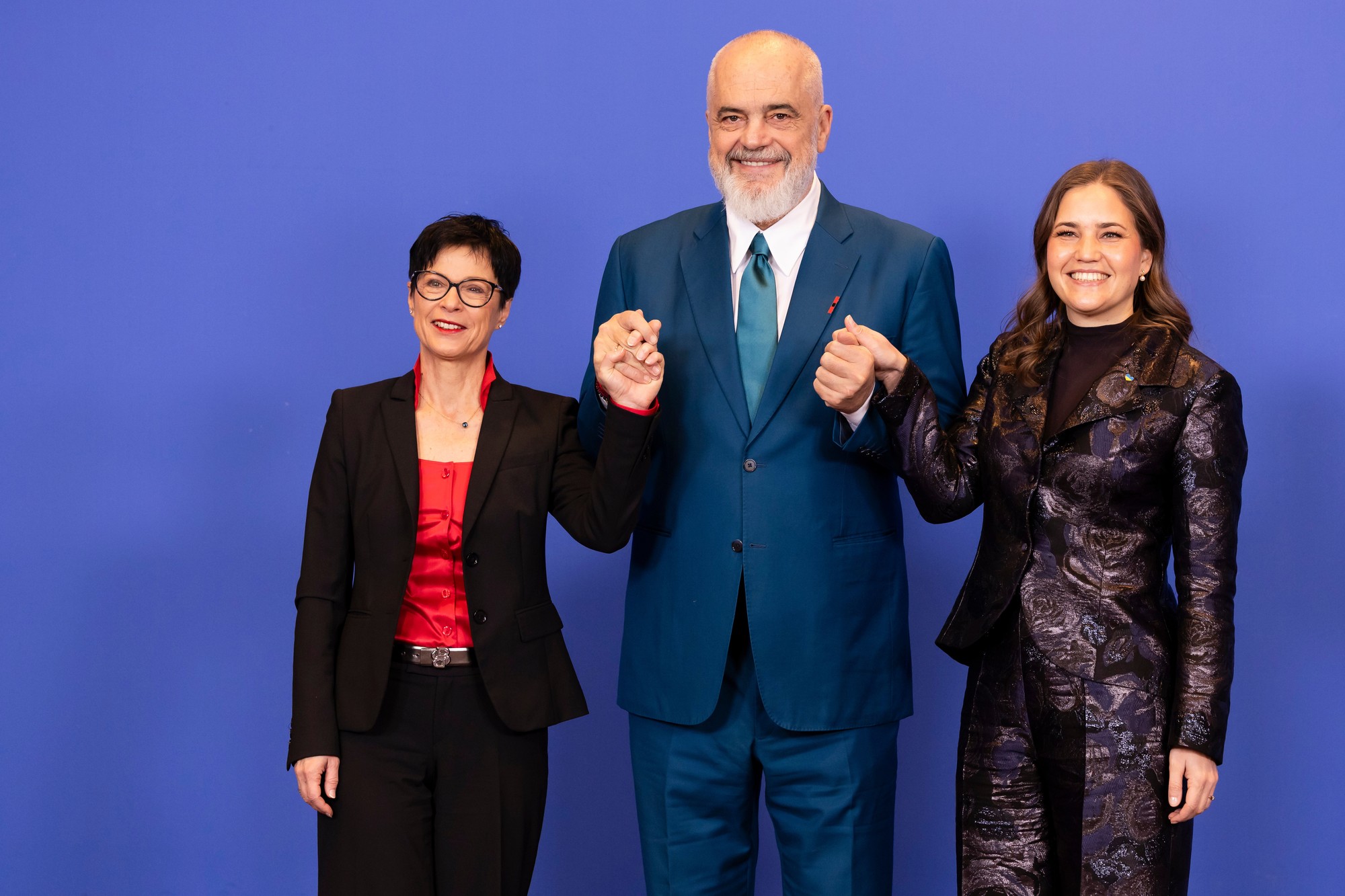 Albánsky premiér Edi Rama s komisárkou EÚ pre rozšírenie Martu Kosovú, a dánskou ministerkou pre európske záležitosti Marie Bjerre.