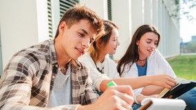 Zadłużenie studentów w 2025 roku. Ile wynosi? Kto jest największym dłużnikiem?