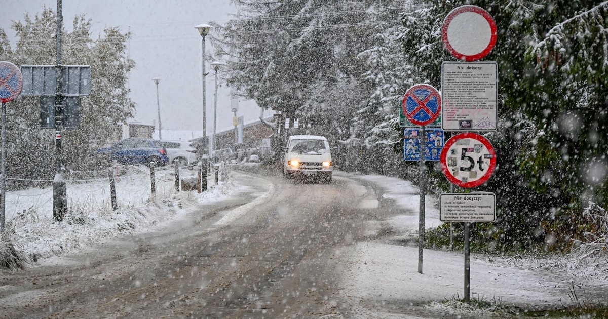 Uwaga na intensywne opady śniegu! Ostrzeżenia IMGW nadchodzą - będzie ślisko, biało i niebezpiecznie