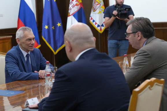 Vučić sa ambasadorom Rusije u Beogradu: "Potezi Prištine i rezolucija o Srebrenici ne doprinose stabilnosti regiona"
