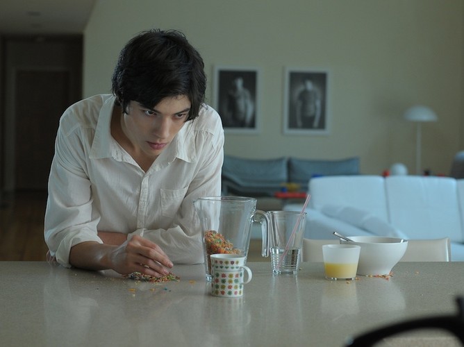 'Gwarantuję, że nie zapomnicie o tym filmie przez długi czas i zmusi was do przemyślenia rodzicielstwa' (Liz Beardsworth, Empire Magazine)