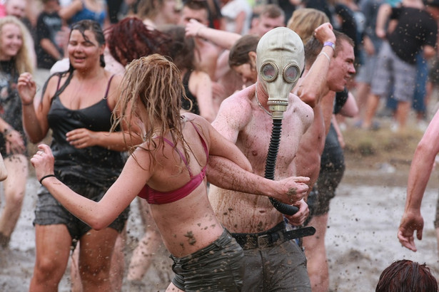 Pokazała piersi, biła się w obronie Miecugowa. Takie rzeczy tylko na Woodstocku!