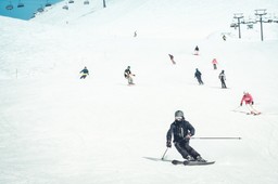 zmiana terminów ferii zimowych. rodzice protestują, men tłumaczy