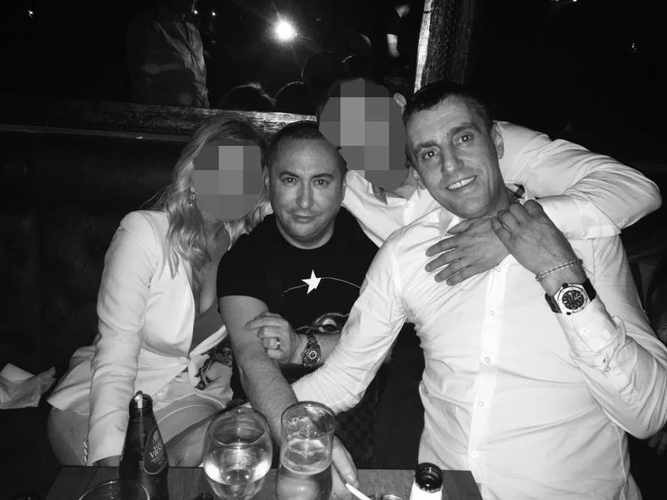 Nenad u društvu sa poznatim pevačem