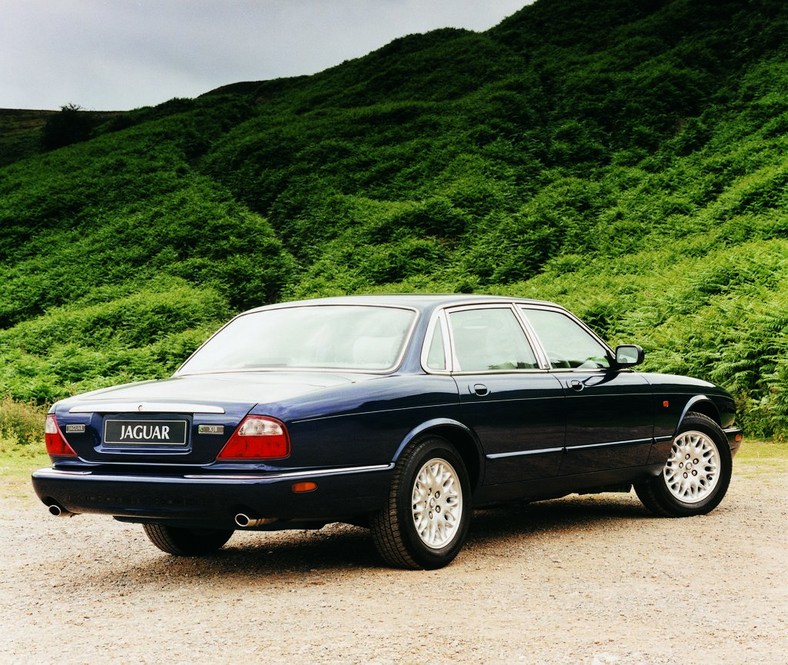 Jaguar XJ