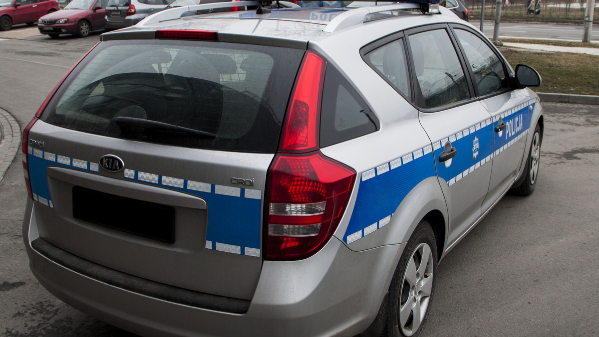 Dwoje mieszkańców Lublina, podejrzanych o nielegalny handel środkami wczesnoporonnymi, zatrzymała policja. Medykamenty sprzedawane były przez internet po cenach kilkakrotnie wyższych niż w aptekach.