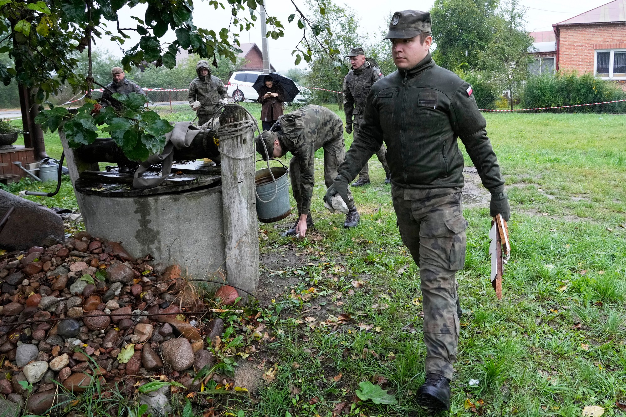 V poľskej obci Wyryki zasiahla rodinný dom raketa. 