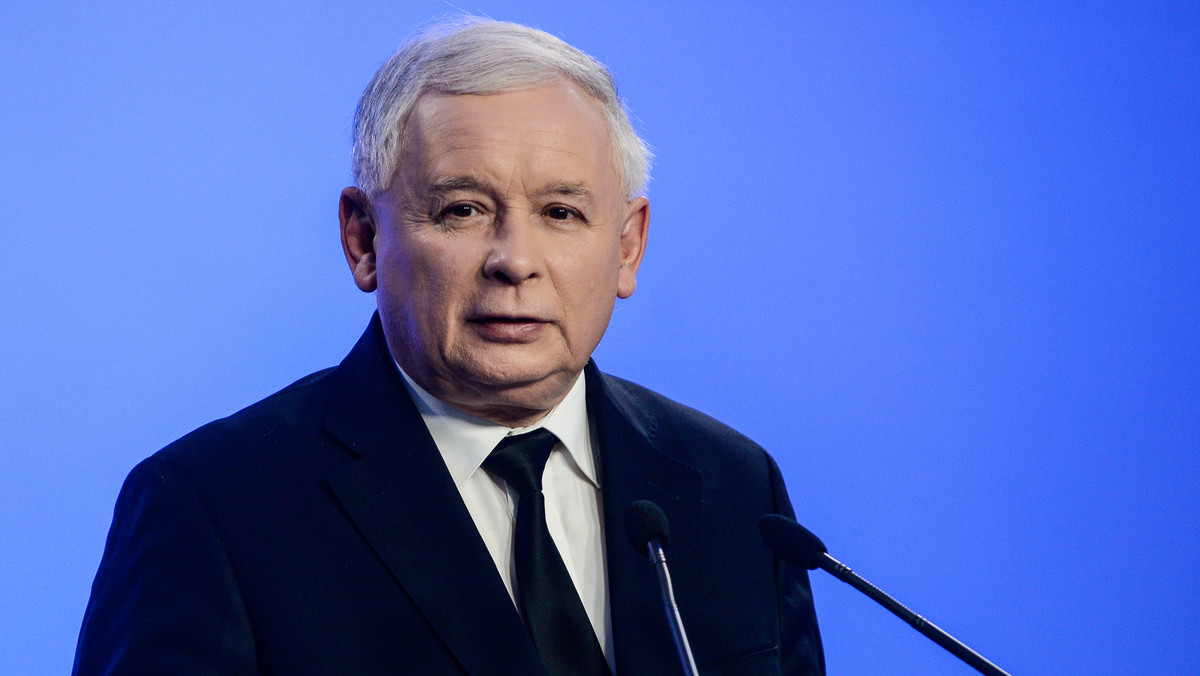 Szef PiS Jarosław Kaczyński wyraził gotowość do współpracy z premier Ewą Kopacz ws. rozwiązania problemów osób, które zaciągnęły kredyty we frankach szwajcarskich. Jego zdaniem pozycja kredytobiorców wobec banków powinna być dużo mocniejsza.