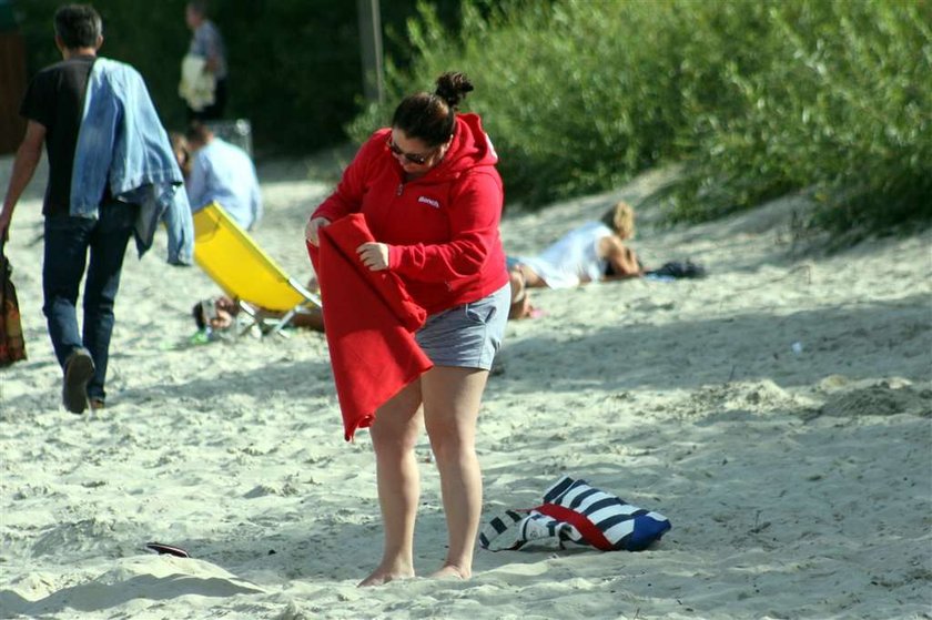 Kasia Niezgoda ucięła sobie drzemkę na plaży. FOTY