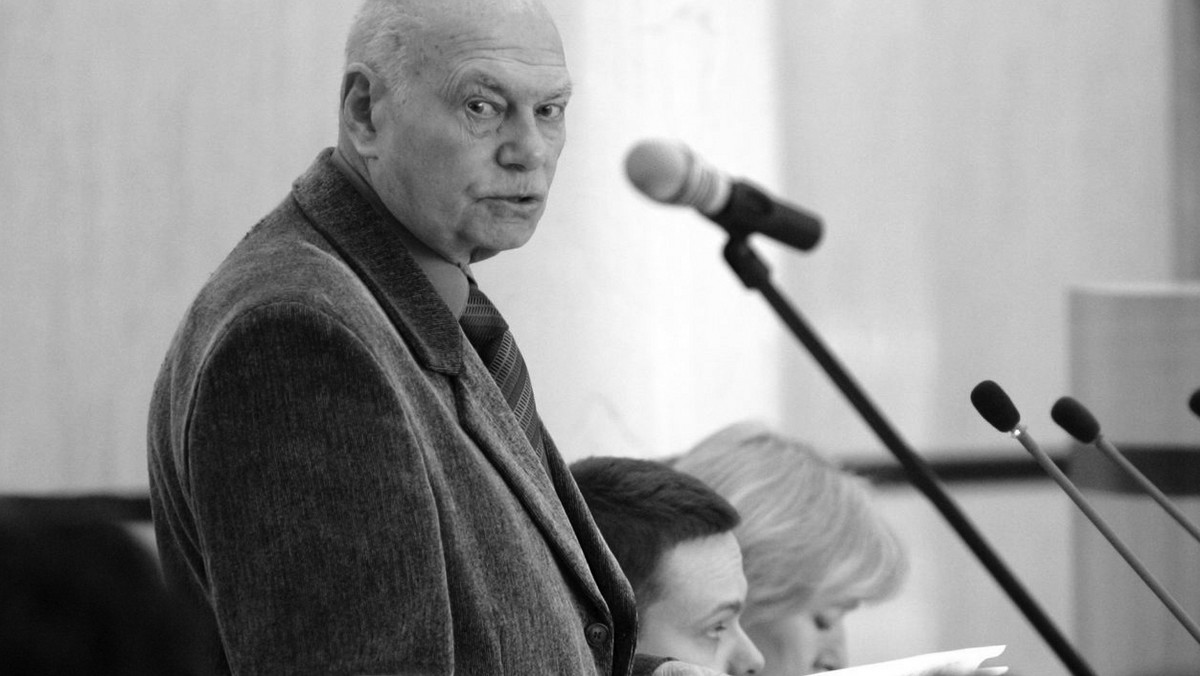 Zmarł były zastępca Rzecznika Praw Obywatelskich w latach 1995-2006 Jerzy Świątkiewicz - poinformowało w poniedziałek biuro RPO.