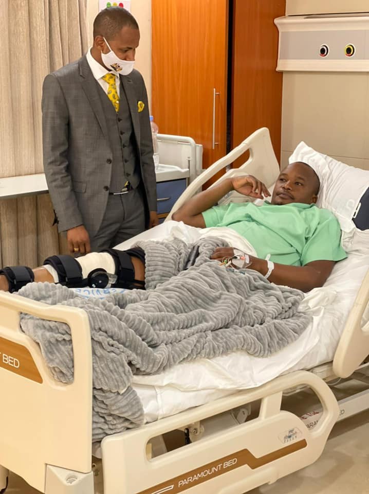 Celebrities' flock MP Shah Hospital to visit Hospitalized MP Jaguar (Video)