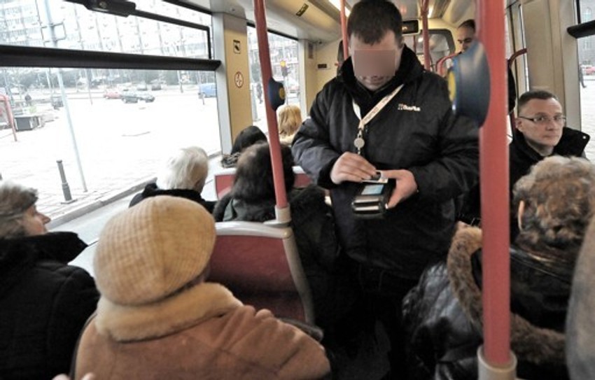 Kontrolori proveravaju karte