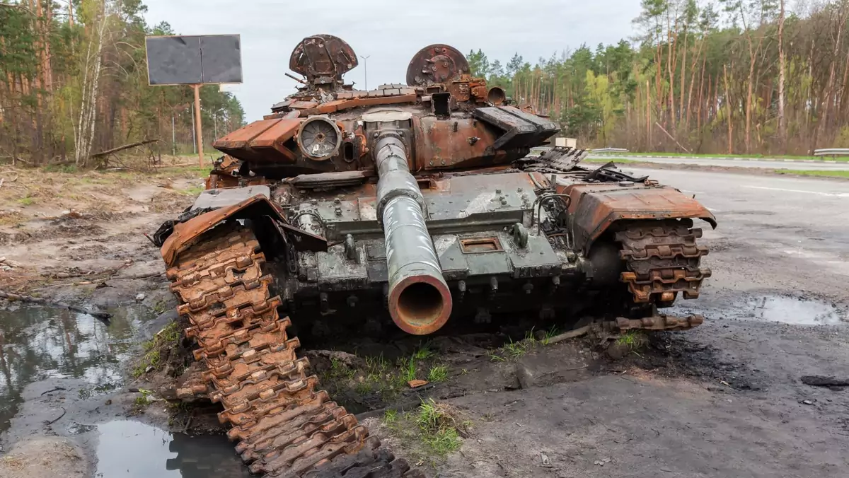 Zniszczony czołg Rosjan w Ukrainie