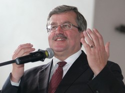 Komorowski: Rosja nie radzi sobie z historią