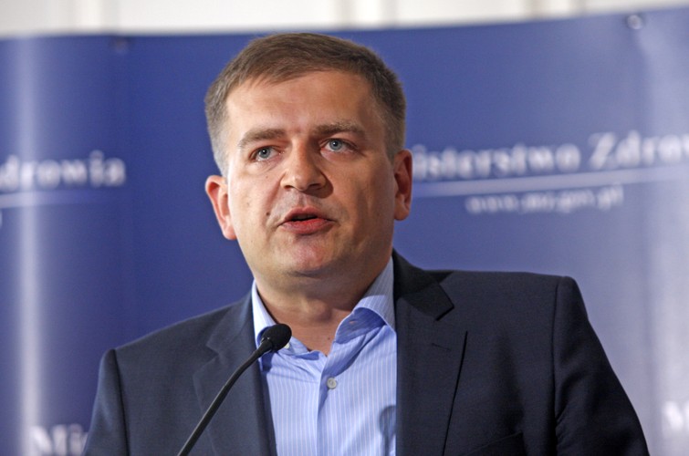 3. Minister Zdrowia Bartosz Arłukowicz - za odwołaniem go ze stanowiska jest 49 procent Polaków, a zaledwie 35 procent chciałoby go dalej widzieć w rządzie Tuska