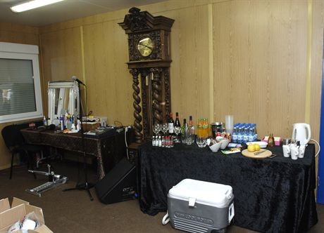 Koncert Roda Stewarta ' Przestrzen Wolnosci ' na terenie Stoczni Gdanskiej w Gdansku. Nz specjalnie przygotowana garderoba przeznaczona dla artysty.26.07.2007Fot. Maciej Kosycarz / KFP