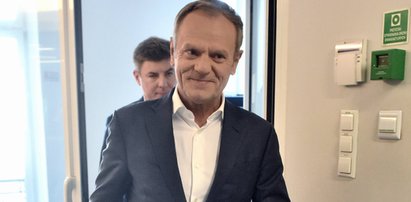 Tusk dostał nietypową wiadomość związaną z Kaczyńskim. Tak zareagował [WIDEO]