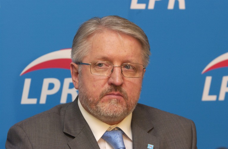 <b>Mirosław Orzechowski</b>
<br>
<br>
Mirosław Orzechowski, były wiceprezydent Łodzi i poseł Ligi Polskich Rodzin, jako wiceminister edukacji narodowej zasłynął między innymi obaleniem teorii ewolucji Darwina.
<br>
<br>
Dzisiaj jest redaktorem naczelnym miesięcznika „Aspekt Polski”, wydawanego w Łodzi i rozdawanego bezpłatnie w kościołach. Nie wyklucza powrotu do polityki.