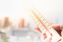 Silny i porywisty wiatr w całym kraju. Temperatury wiosenne. PROGNOZA