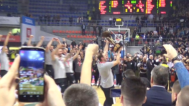 kup partizan slavlje