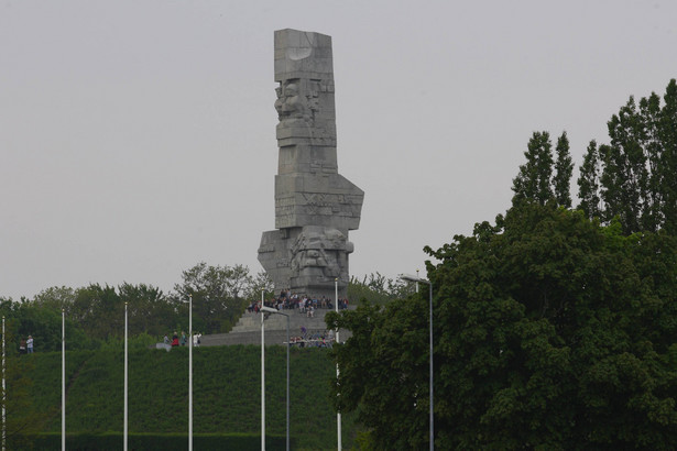 Dworczyk, który był we wtorek gościem Polskiego Radia 24 ocenił, że cała uroczystość przebiegała zgodnie z Ceremoniałem Wojskowym podpisanym - jak zaznaczył - przez b. szefa resortu obrony Tomasza Siemoniaka.