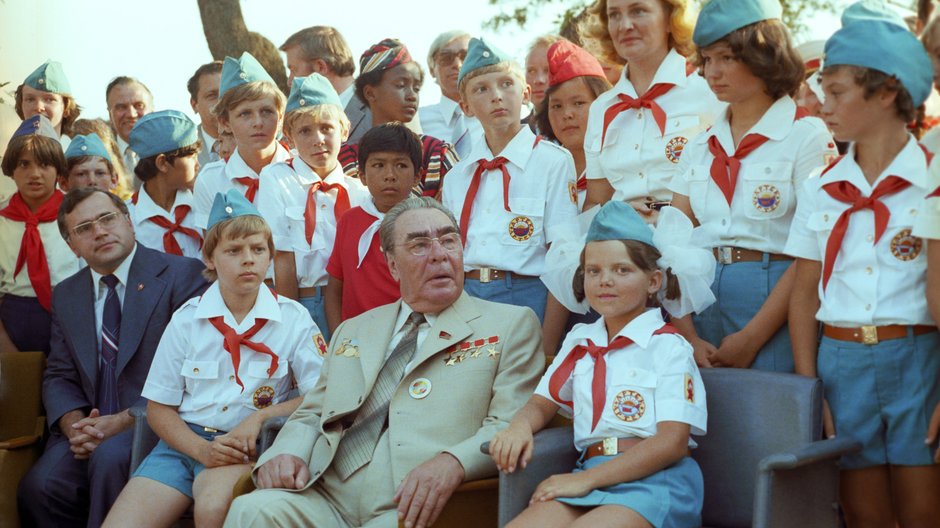 Leonid Breżniew z wizytą w obozie pionierskim "Artek" na Krymie, 1979 r.