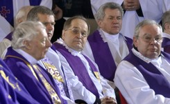 PiS daje szkole ojca Rydzyka 20 milionów złotych. Miały stracić hospicja, zyskałby Fundusz Kościelny