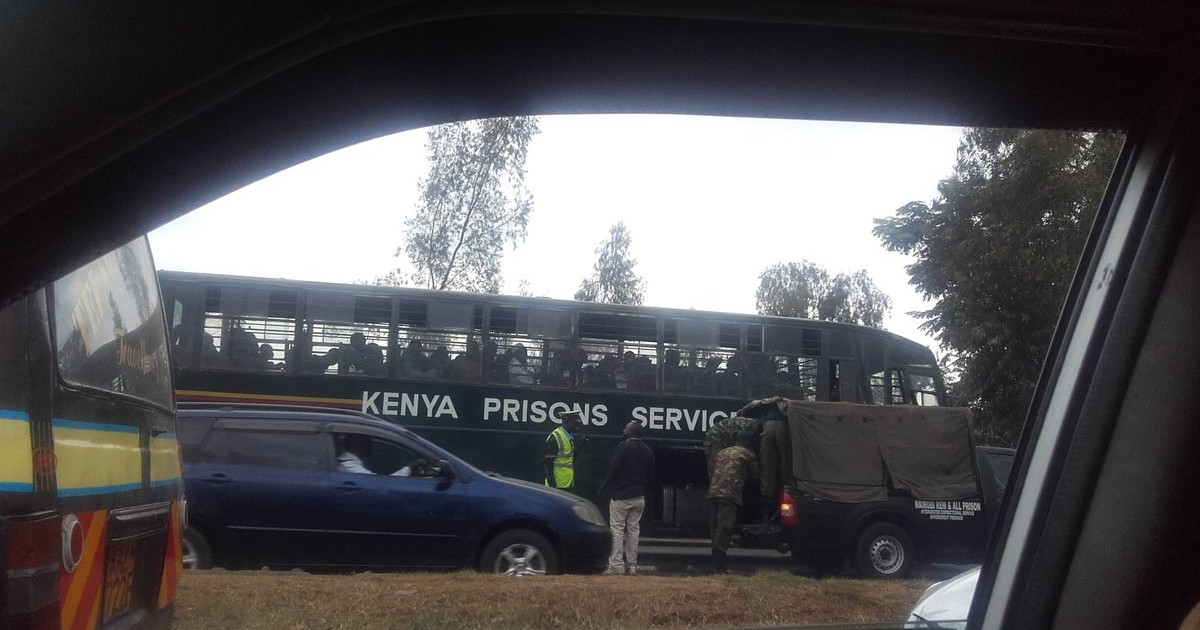 17 hardcore prisoners escape while being transported from Thika to