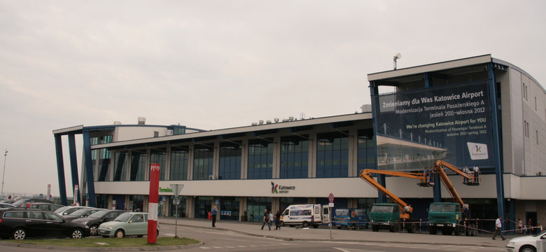 Awaryjne lądowanie samolotu transportowego w Pyrzowicach