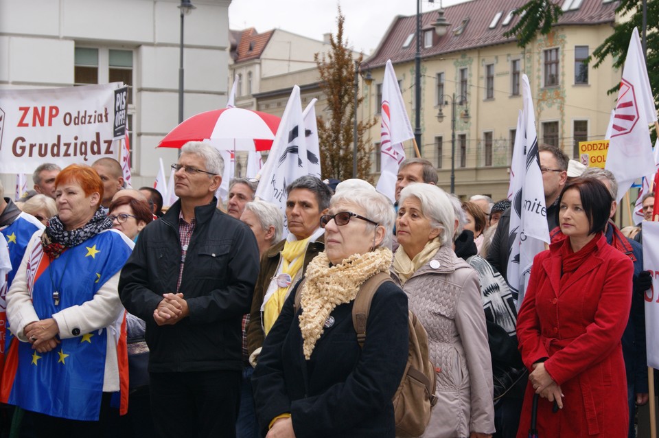 Bydgoszcz: protest nauczycieli przeciw reformie edukacji