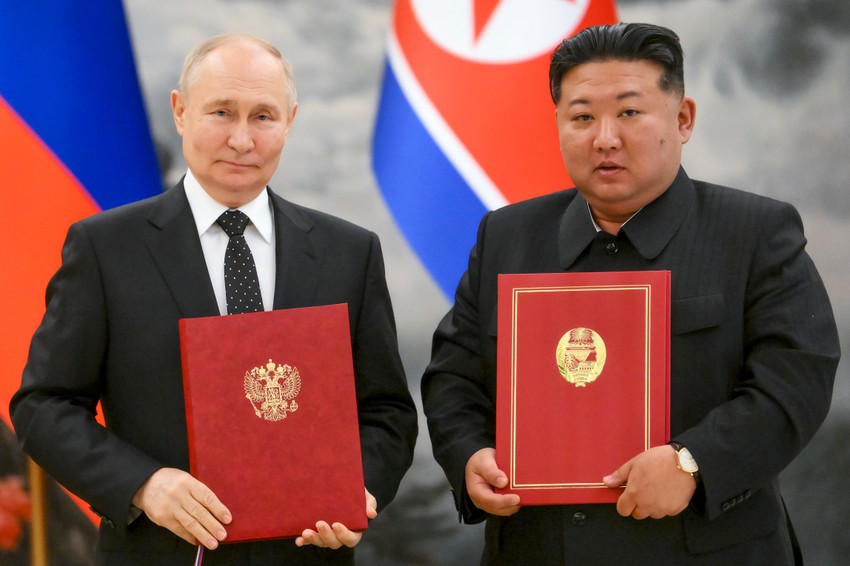 Vladimir Putin i Kim Džong Un na ceremoniji potpisivanja novog sporazuma o partnerstvu u Pjongjangu 19. juna