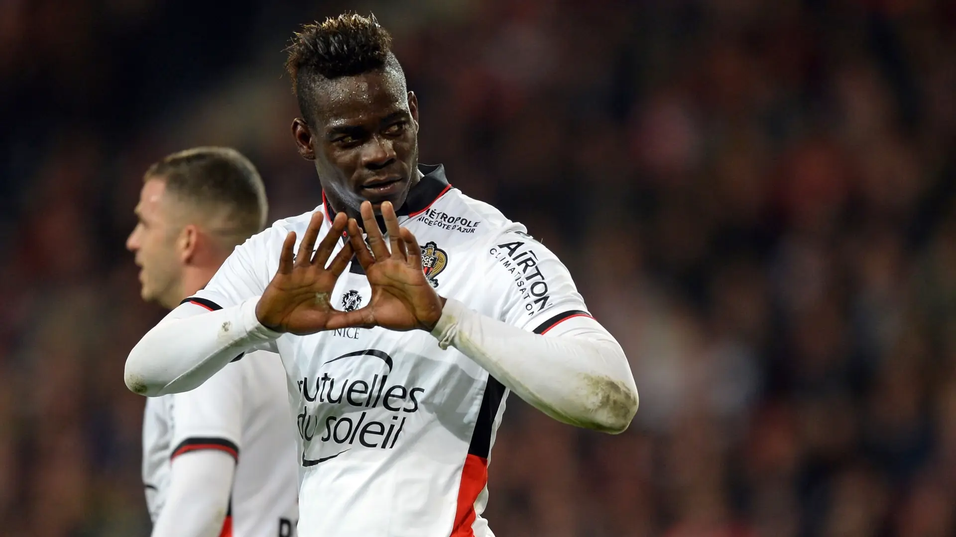 Balotelli ma swój mural w Nicei. Wyszedł zdecydowanie lepiej niż "sławne" popiersie Ronaldo