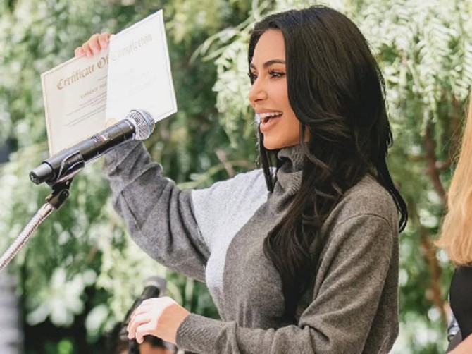 Kim Kardašijan studirala pravo šest, umesto četiri godine, jedan ispit polagala četiri puta