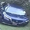 Automobil uleće u dvorište