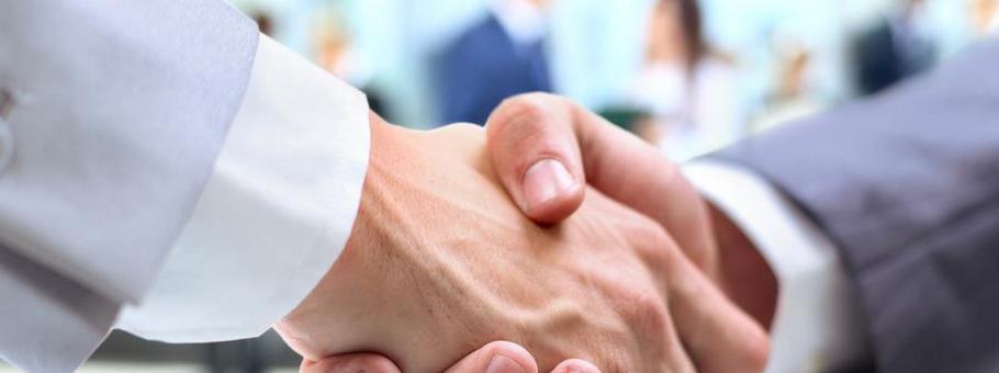 Business biznes uścisk dłoni zgoda handshake and business people