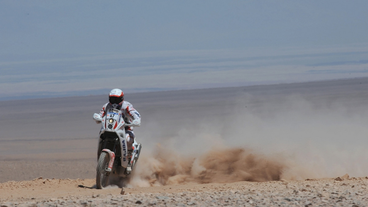 Wielki sukces Orlen Team w Rajdzie Tunezji, drugiej tegorocznej eliminacji Mistrzostw Świata FIM. Wszyscy motocykliści stanęli na podium: Jakub Przygoński zajął drugą, a Jacek Czachor trzecią pozycję w klasyfikacji generalnej. Marek Dąbrowski zdecydowanie wygrał klasę Open.