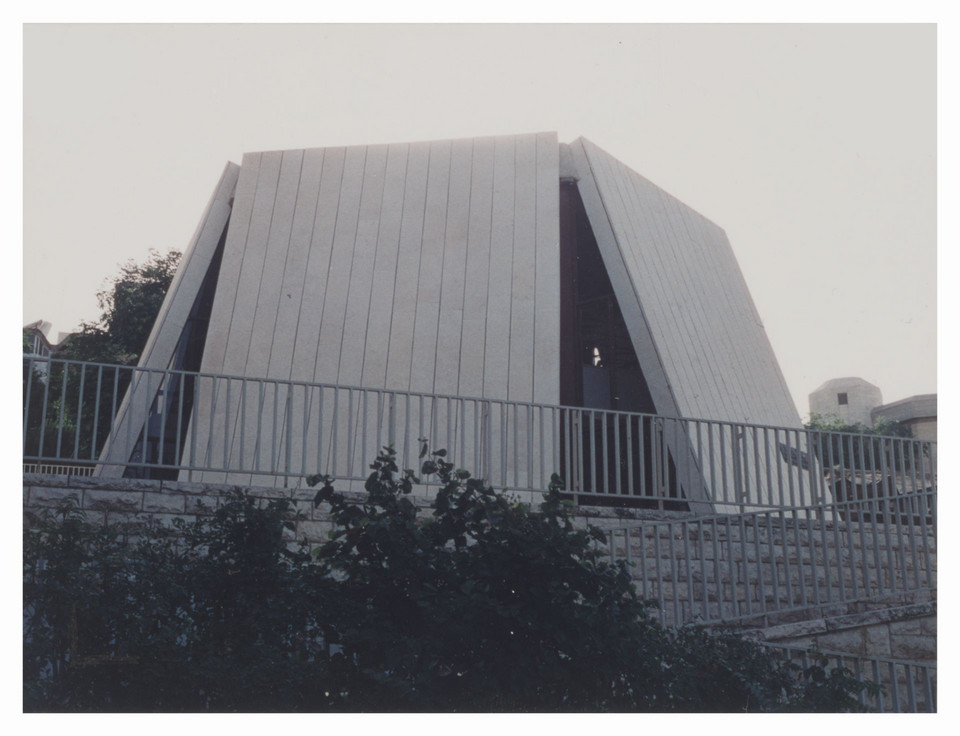 Lev Stern, synagoga Ramot Zion w dzielnicy French Hill, Jerozolima (1973)