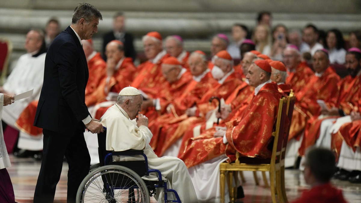 Papież Franciszek planuje "coś niezwykłego"? Wrze od plotek