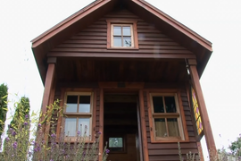 Ova žena je SAMA NAPRAVILA KUĆU od 8 kvadrata: EVO KOLIKO joj je para trebalo i kako sve izgleda - enterijer će vas posebno ODUŠEVITI